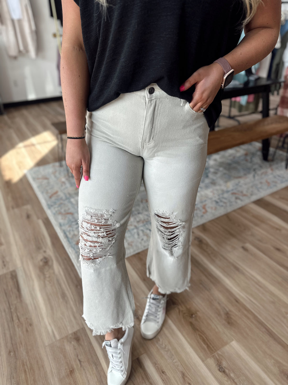 Della Washed Crop Distressed Jean