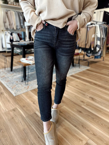 Lucy Mid Rise Skinny Jean