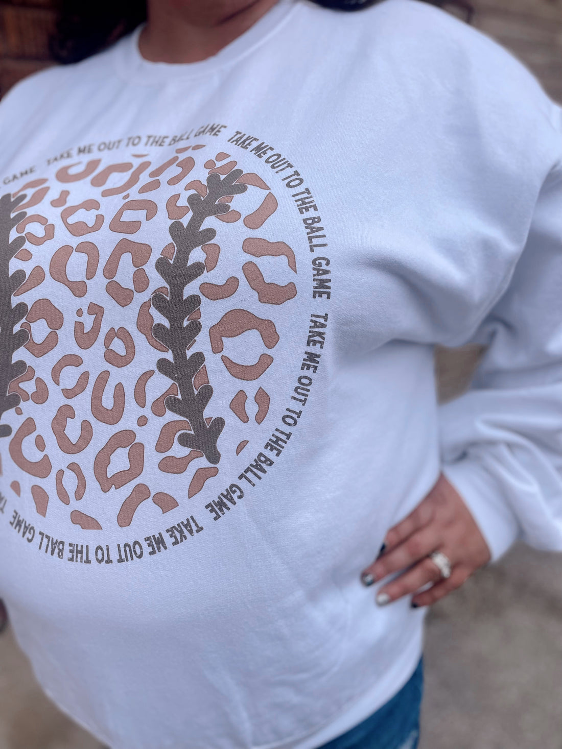 Curvy Leopard Baseball Graphic Sweatshirt